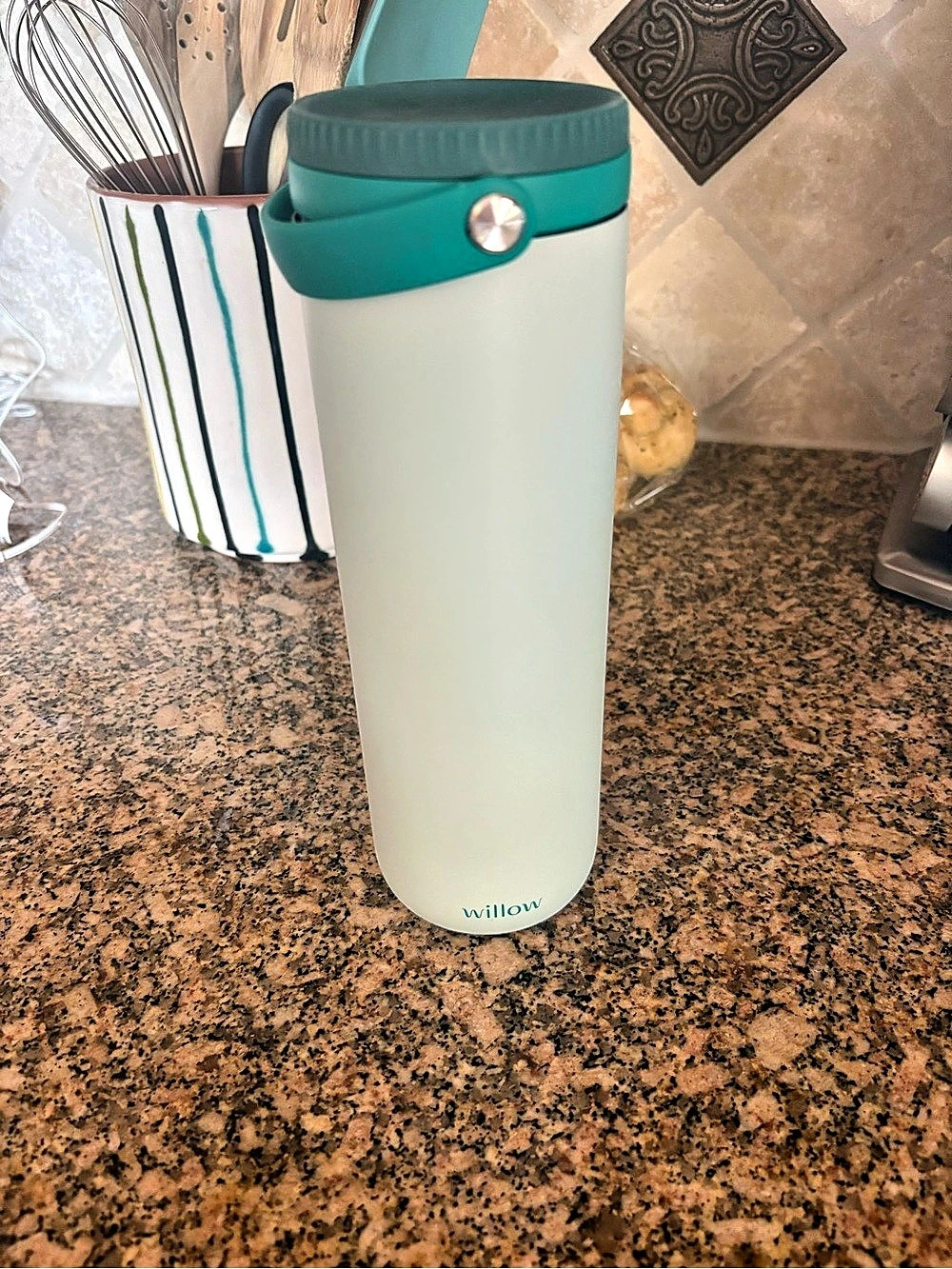 Willow Portable Breast Milk Cooler White & Green
